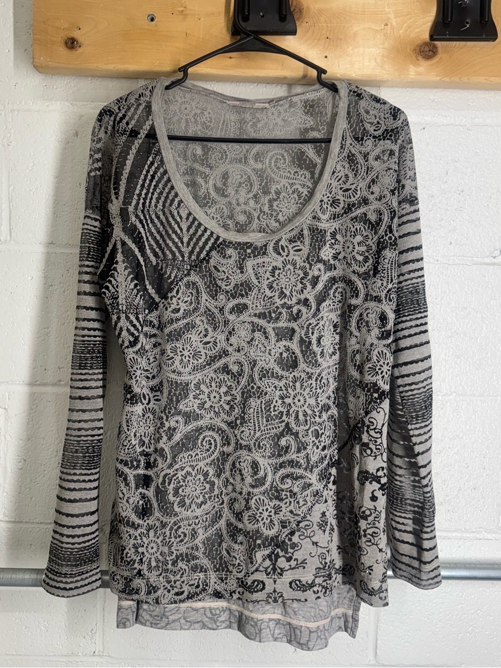 Language Black & Gray Long Sleeve Scoop Neck Patterned Top